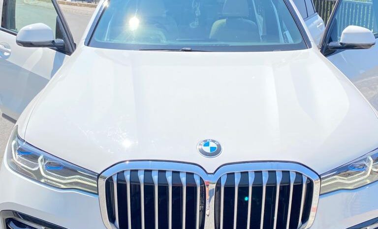 
								BMW X7 3.0L Diesel SUV full									